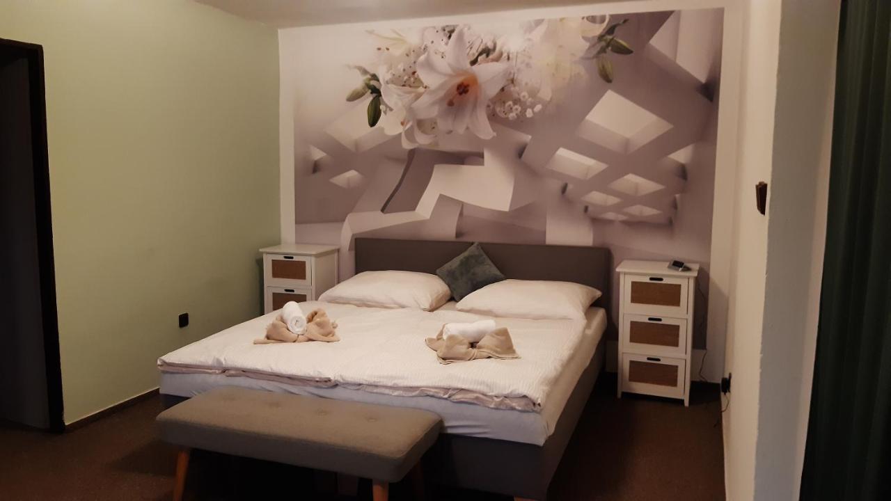 Budha Apartma Jirikov  Buitenkant foto