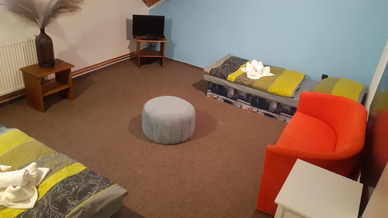 Budha Apartma Jirikov  Buitenkant foto